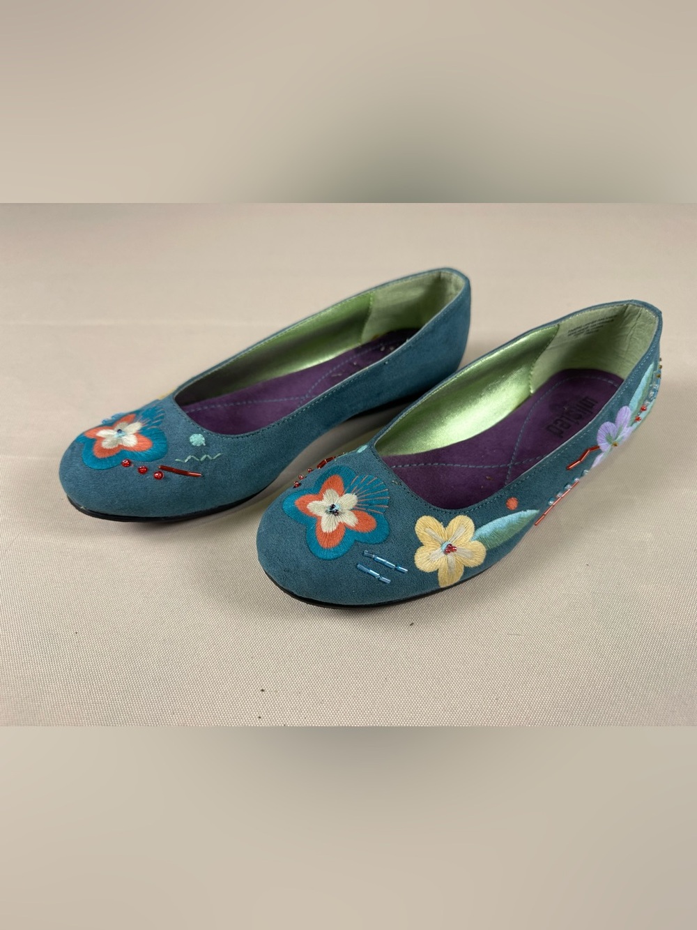 Unlisted Kenneth Cole Teal Suede Embroidered Beaded Floral Flats Size 7